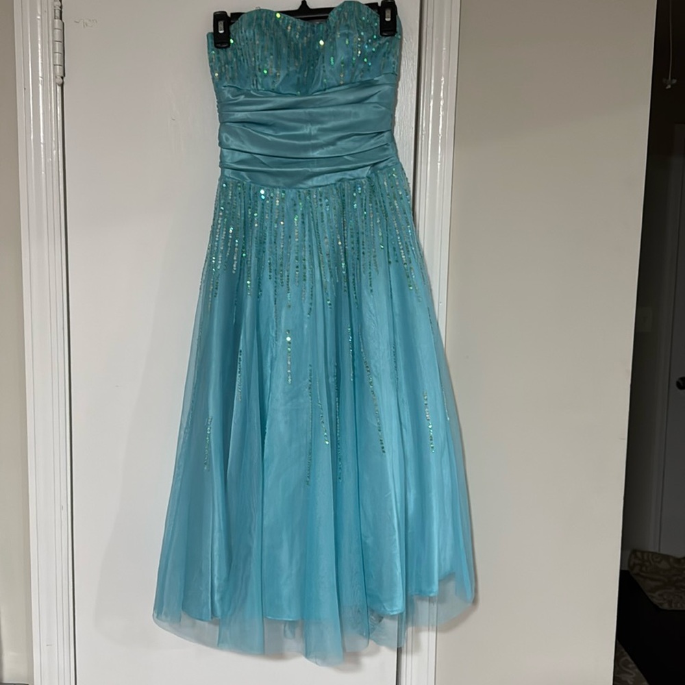 Light Blue size 3/4 junior dress Length 40.5 long.